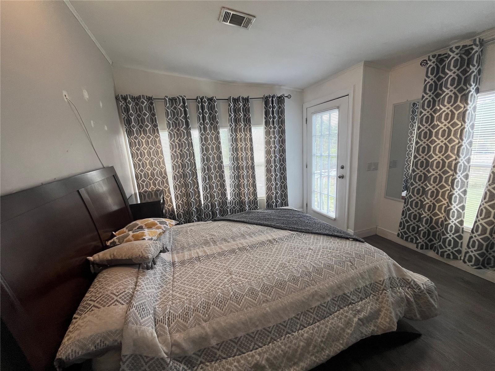 Image 18 of 66 For 10780 State Road 60 E