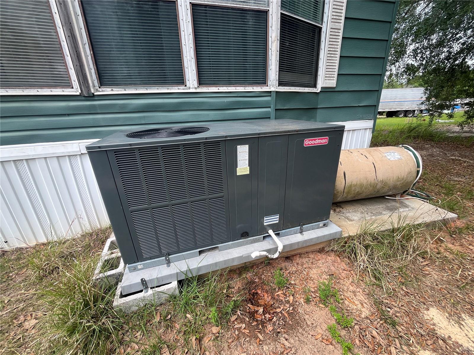 Image 32 of 66 For 10780 State Road 60 E