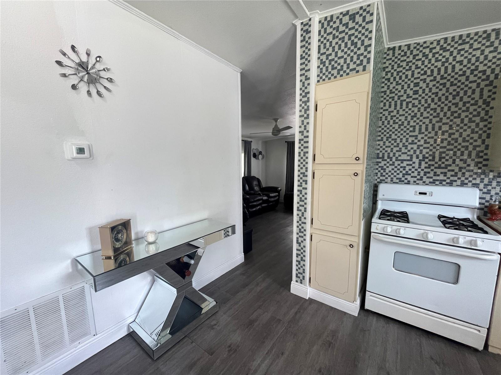 Image 8 of 66 For 10780 State Road 60 E