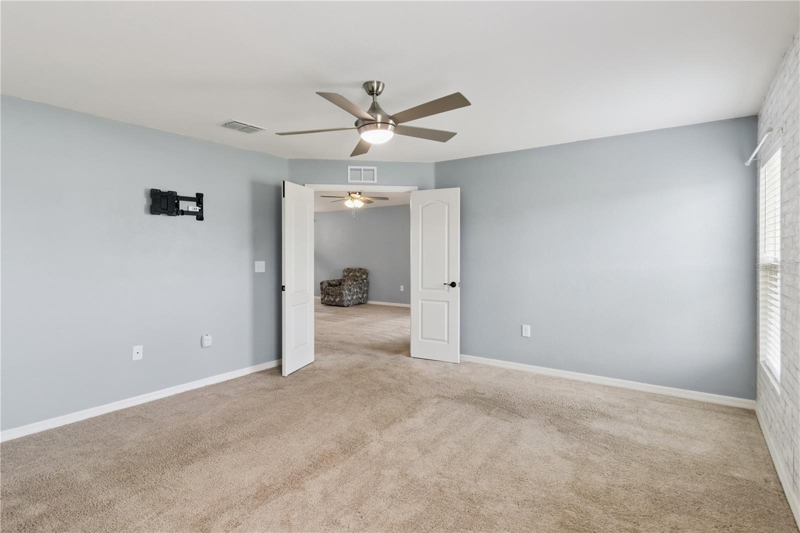 Image 13 of 24 For 305 Arbuthnot Street