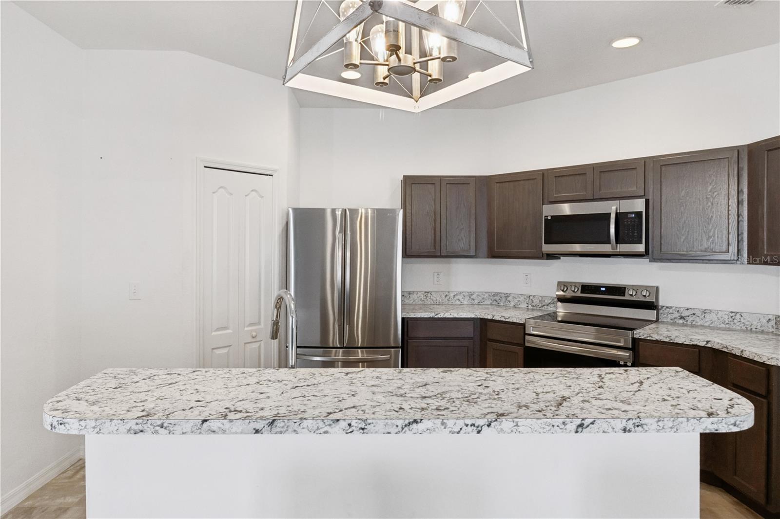 Image 3 of 24 For 305 Arbuthnot Street