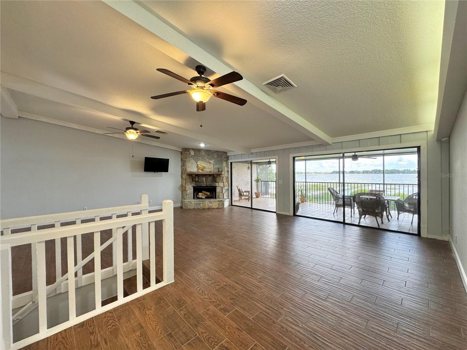 Image 16 of 53 For 2410 Hartridge Point Drive W