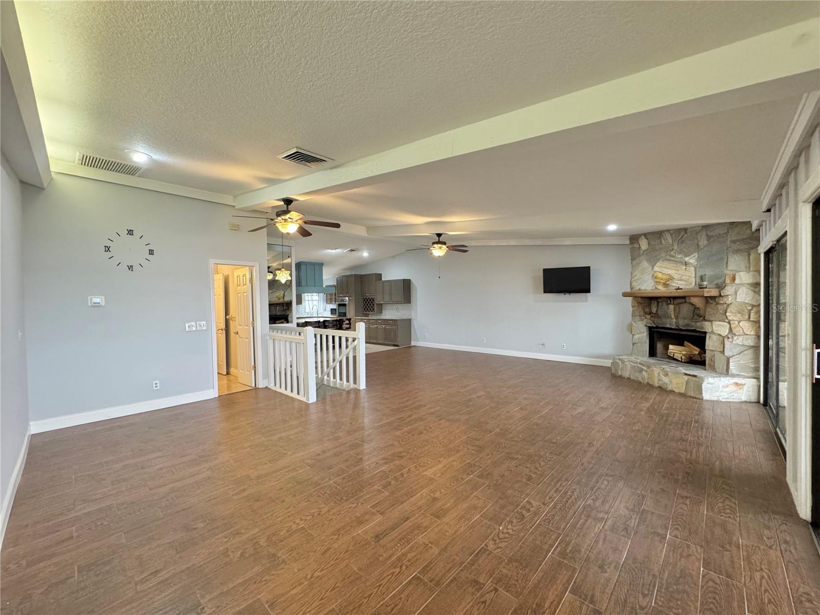 Image 17 of 53 For 2410 Hartridge Point Drive W