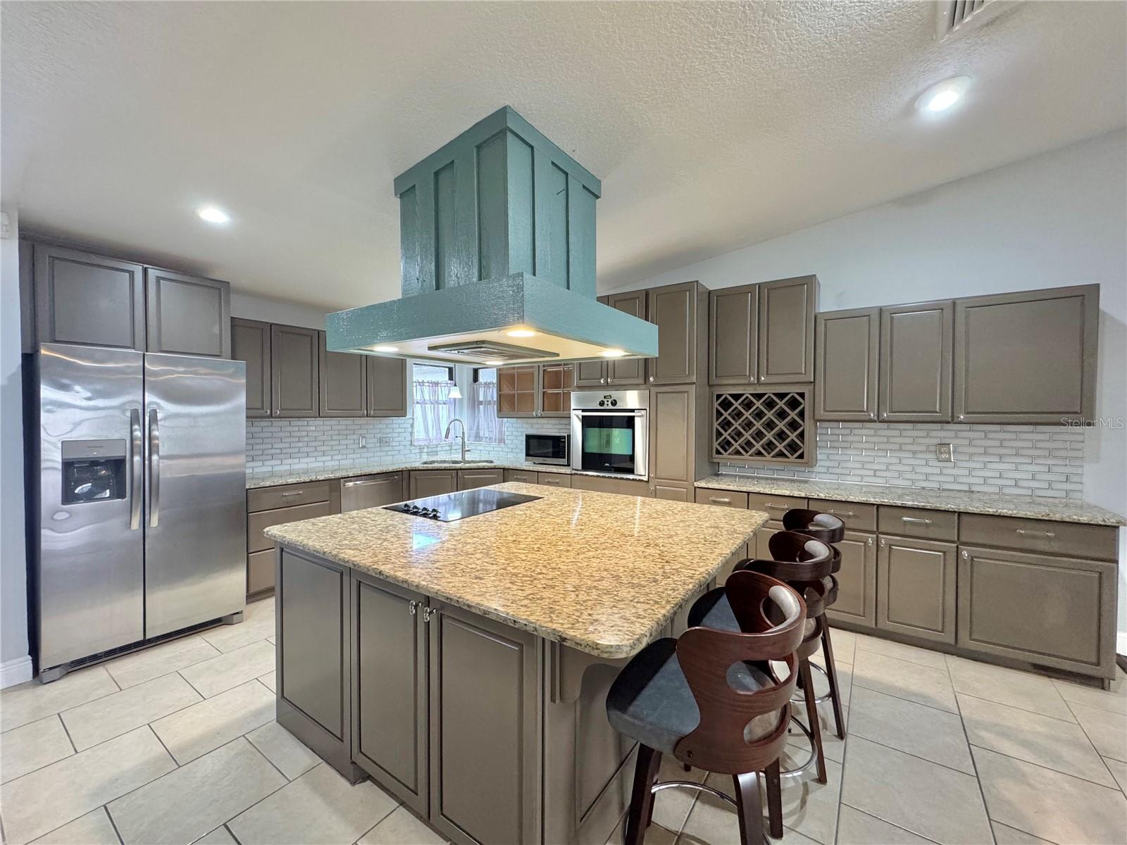 Image 7 of 53 For 2410 Hartridge Point Drive W