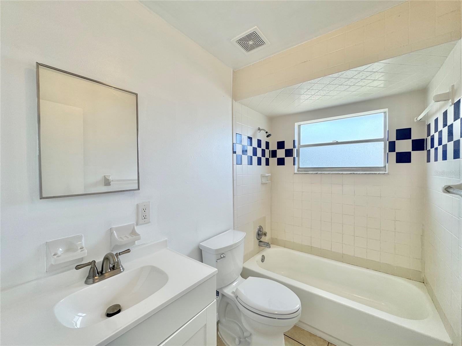 Image 14 of 20 For 2575 Elm Avenue