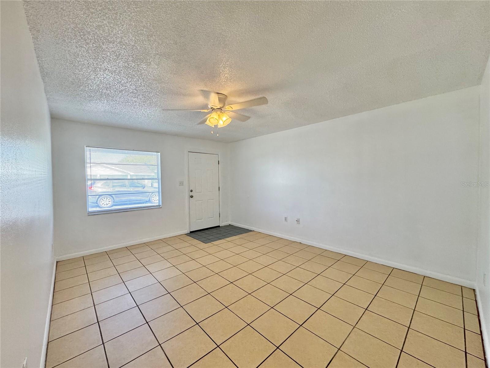 Image 5 of 20 For 2575 Elm Avenue