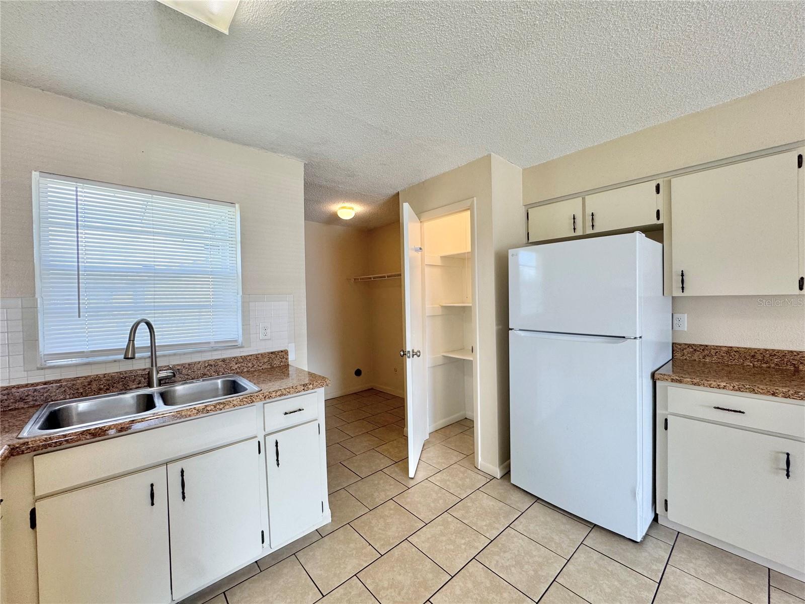 Image 7 of 18 For 2540 Elm Avenue