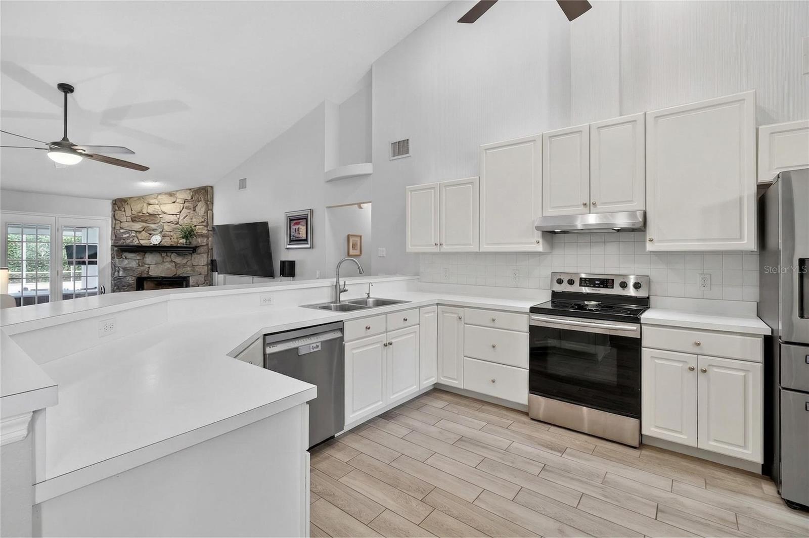 Image 24 of 72 For 737 Santa Maria Drive