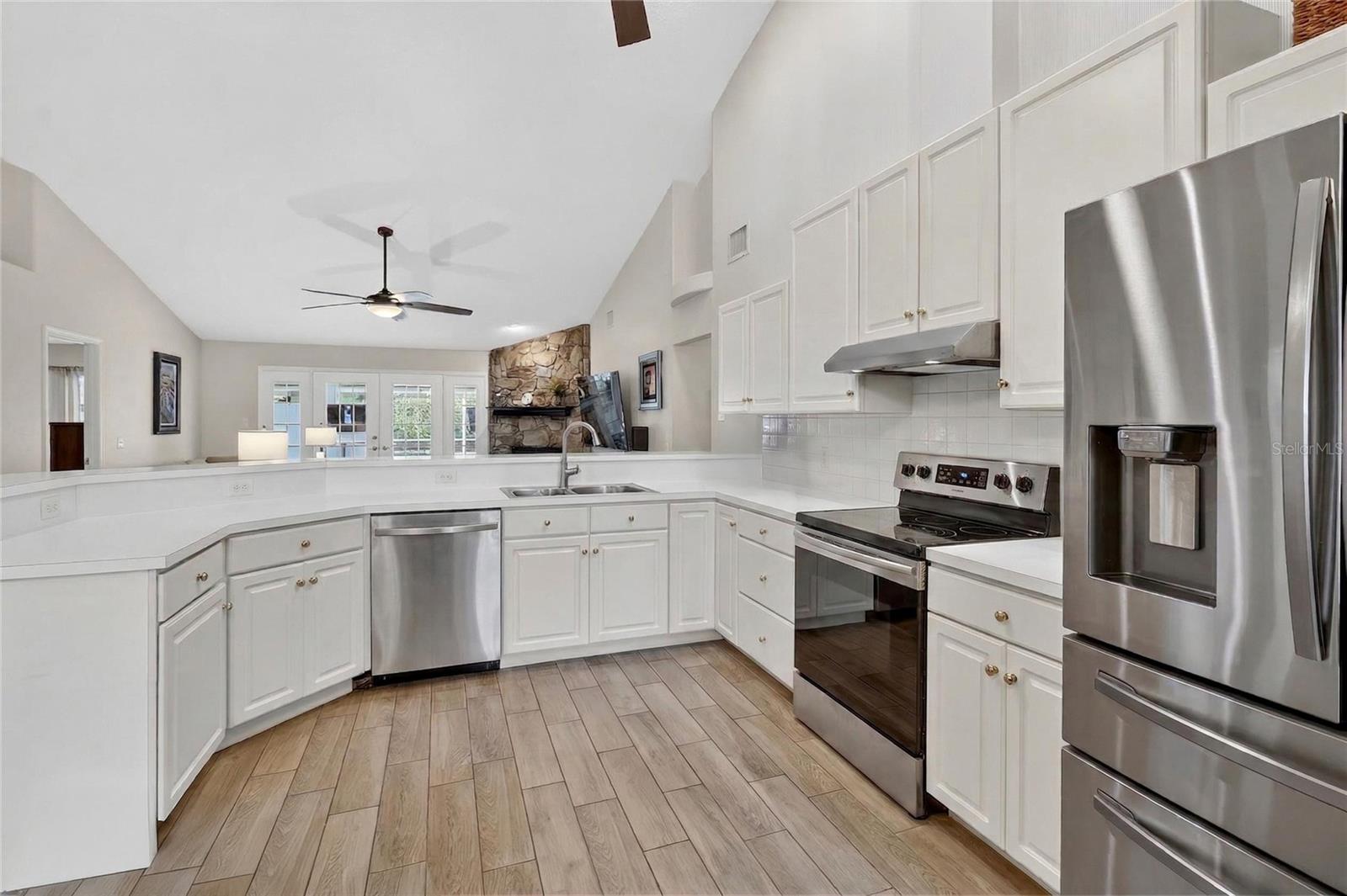 Image 29 of 72 For 737 Santa Maria Drive