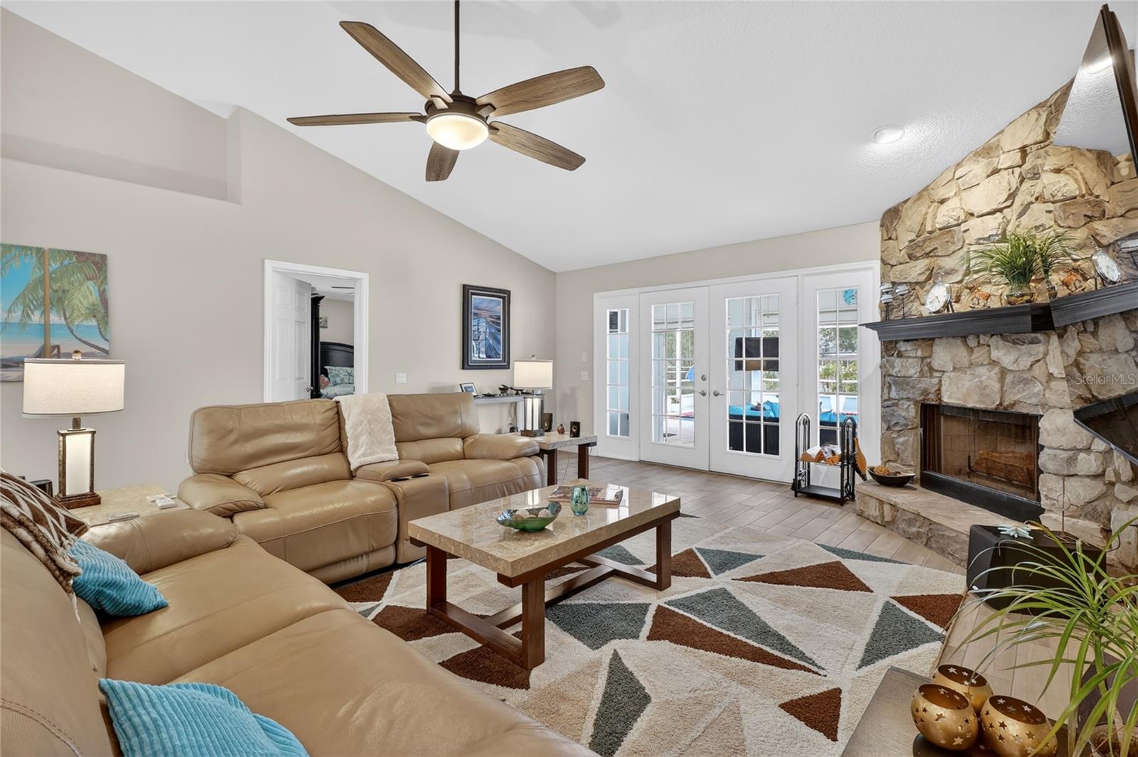 Image 34 of 72 For 737 Santa Maria Drive