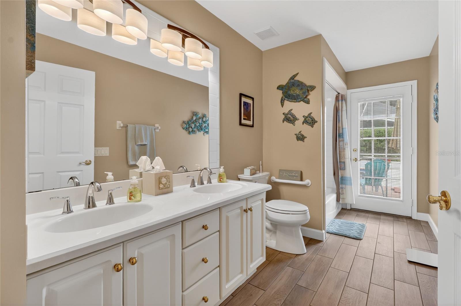 Image 43 of 72 For 737 Santa Maria Drive