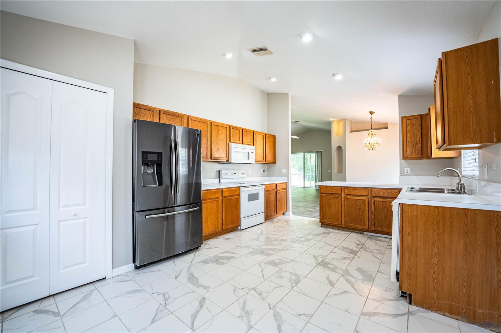 Image 19 of 49 For 10458 Lucaya Drive