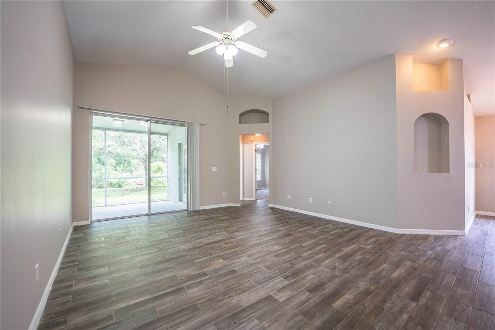 Image 8 of 49 For 10458 Lucaya Drive