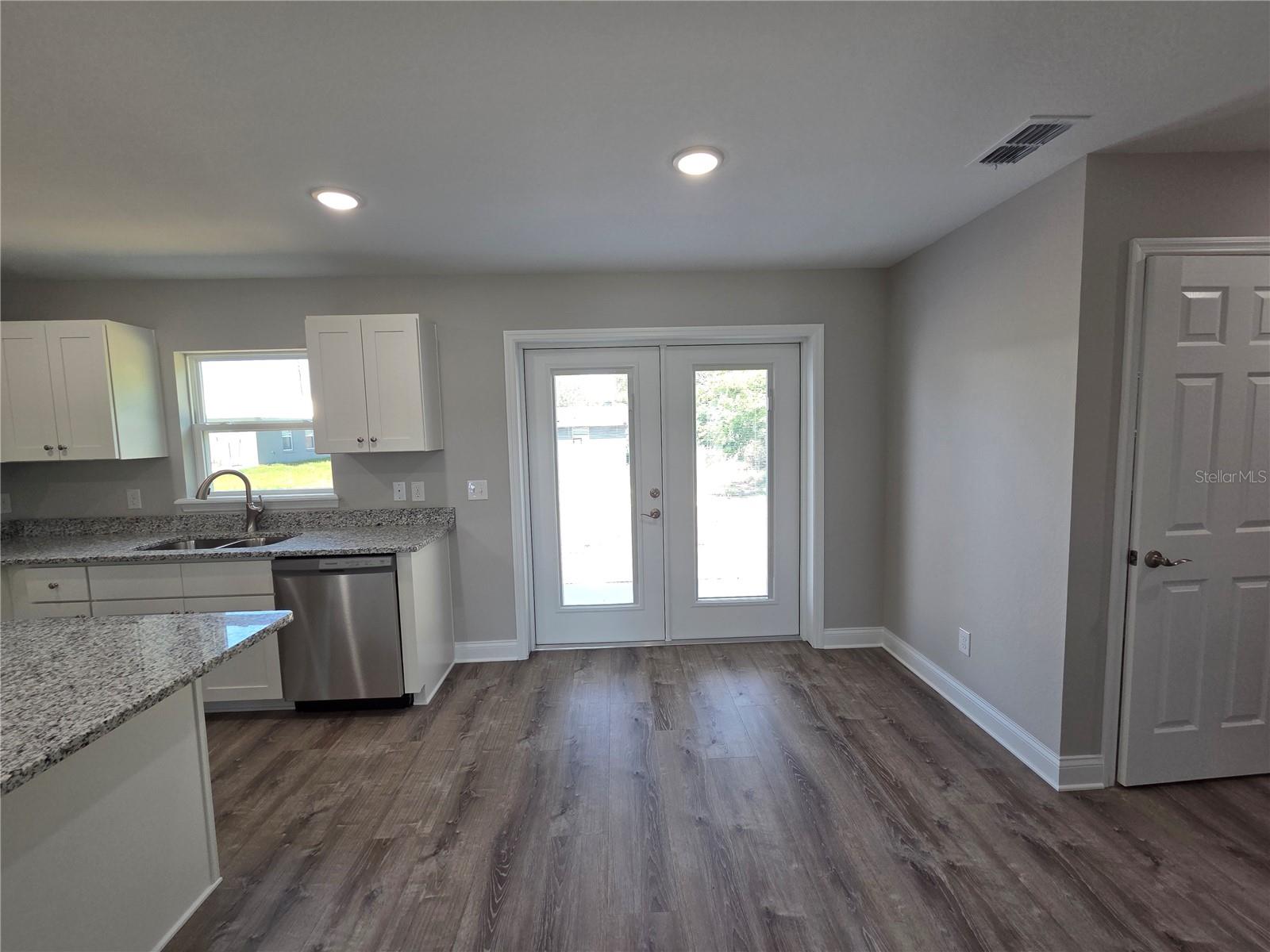 Image 10 of 33 For 1580 Sally St