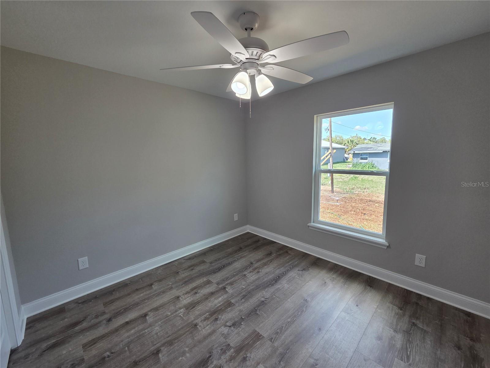 Image 15 of 33 For 1580 Sally St