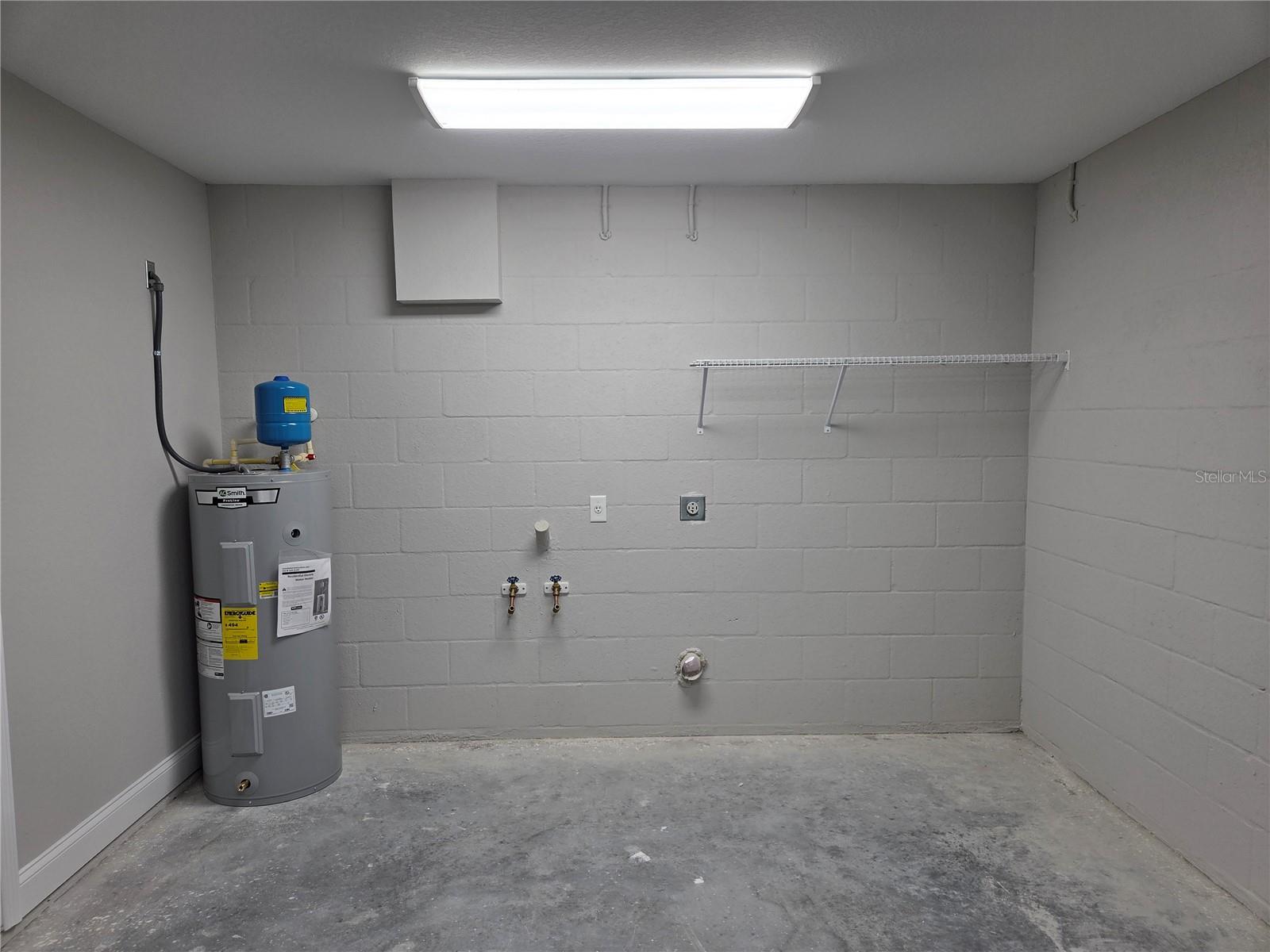 Image 26 of 33 For 1580 Sally St