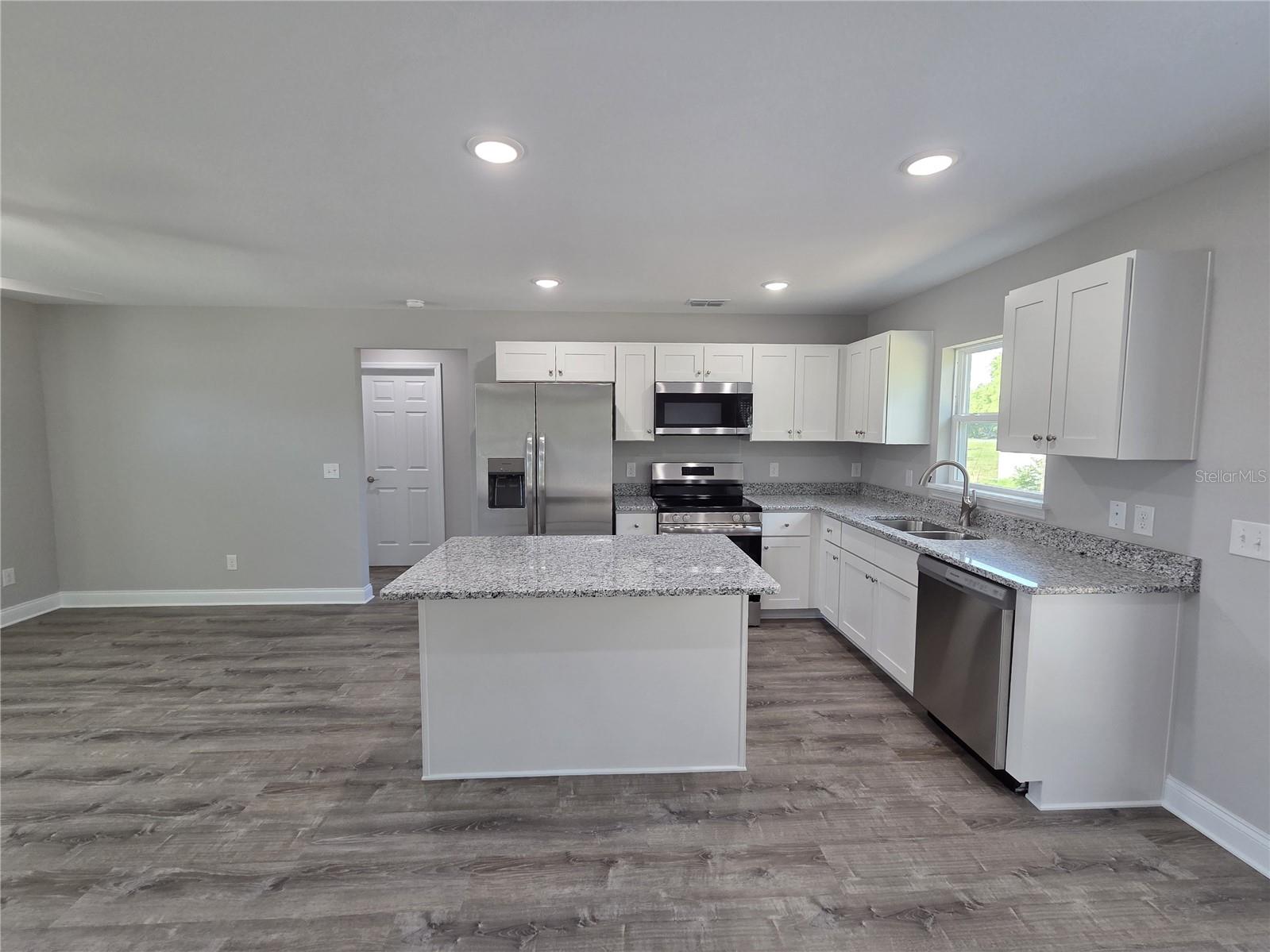 Image 6 of 33 For 1580 Sally St