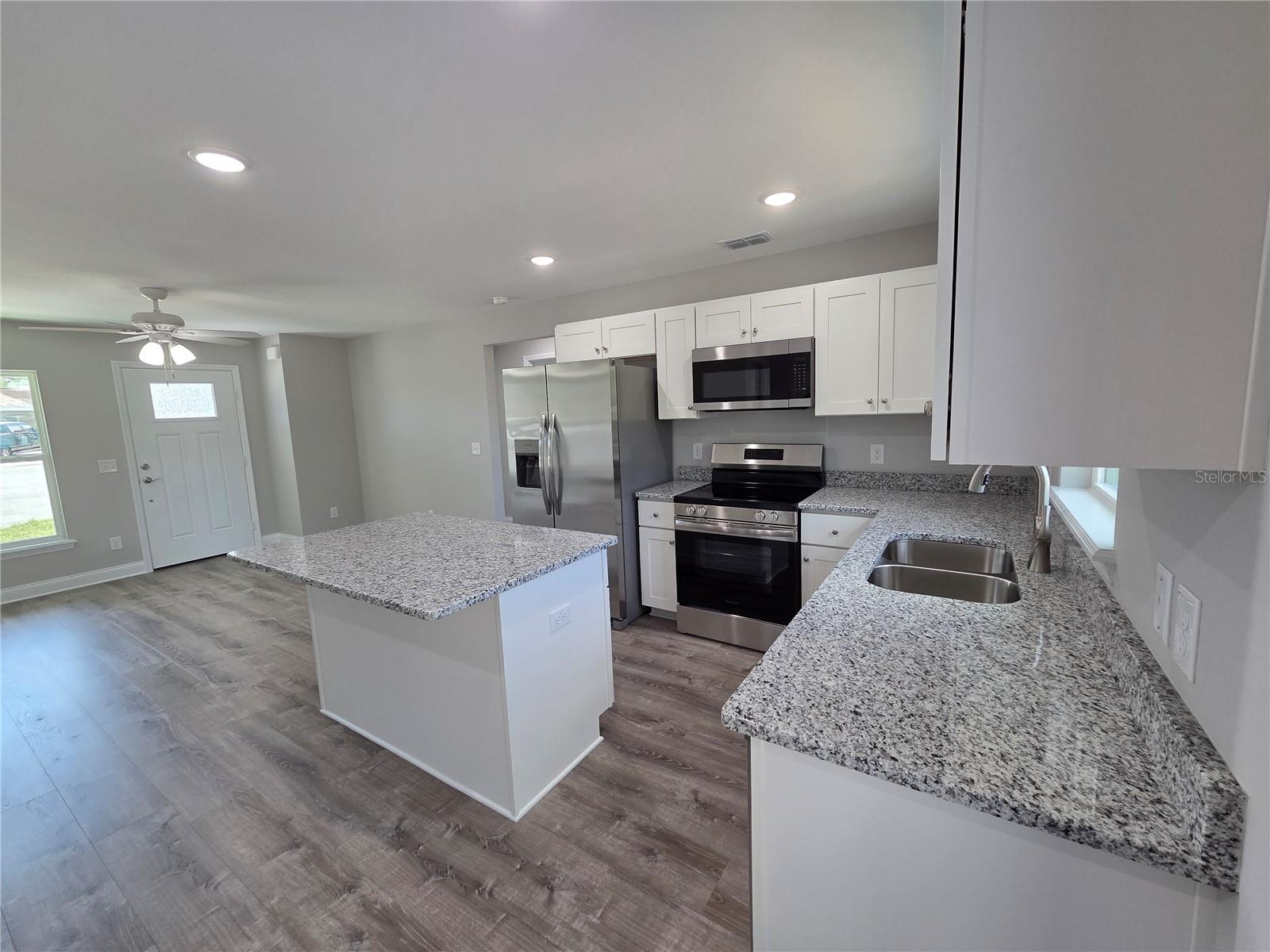 Image 7 of 33 For 1580 Sally St