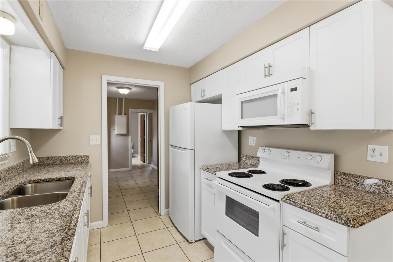 Image 18 of 46 For 38 Regina Boulevard