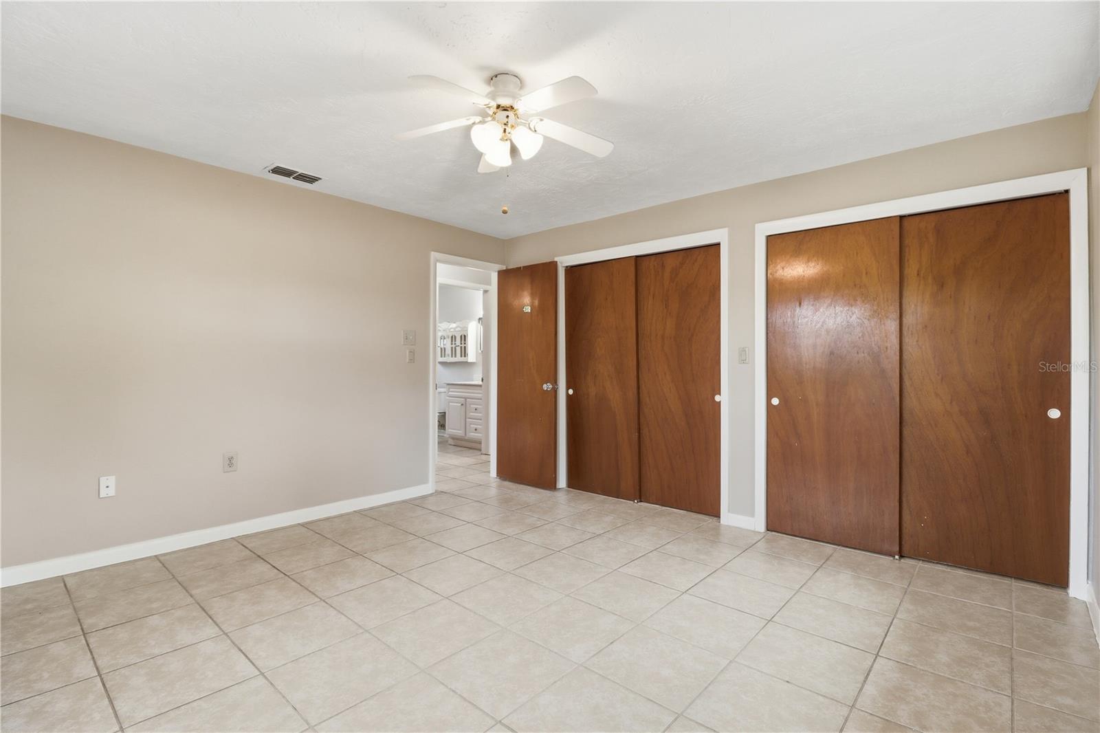 Image 31 of 46 For 38 Regina Boulevard