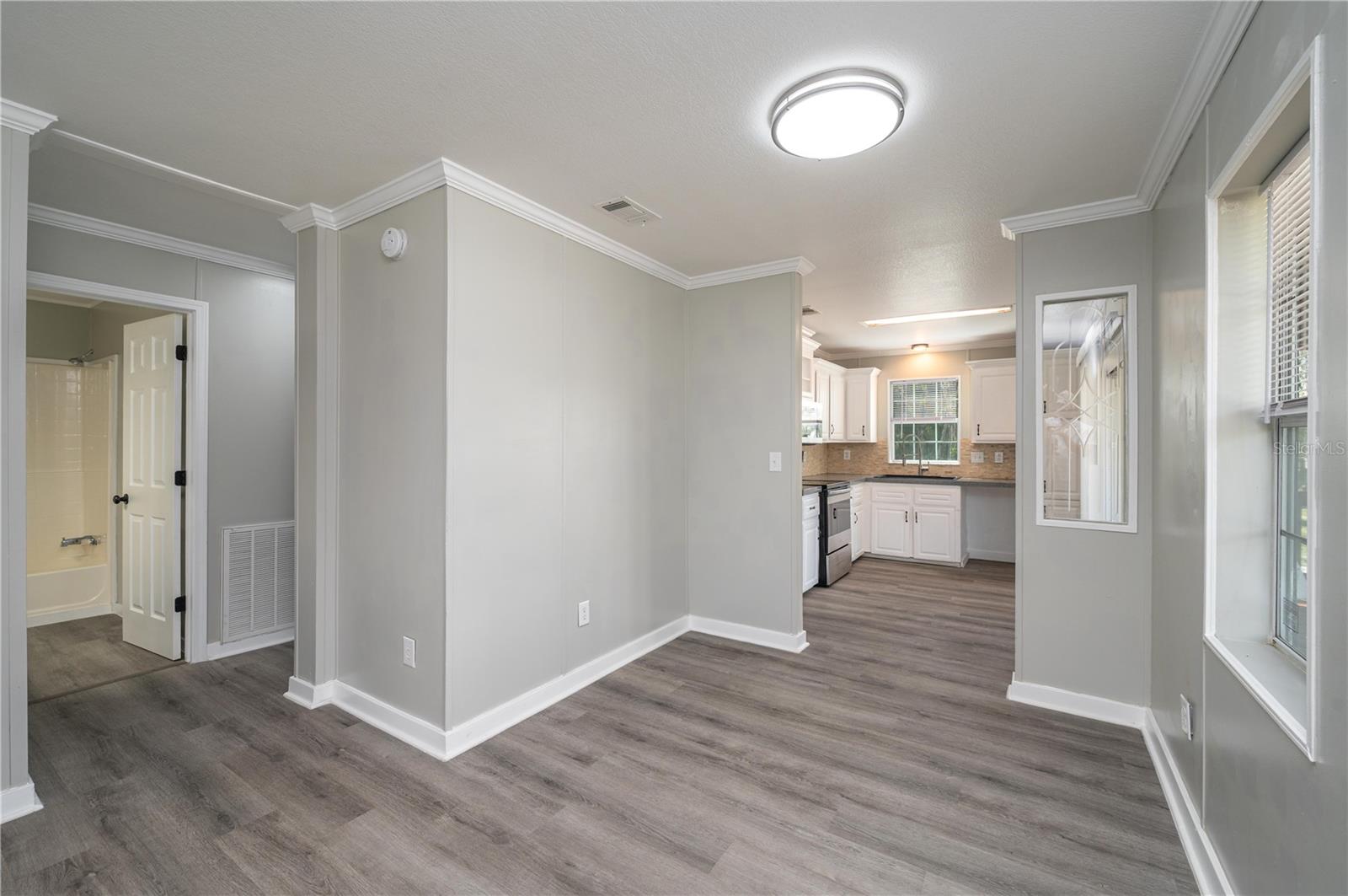 Image 10 of 39 For 991 Bay Court