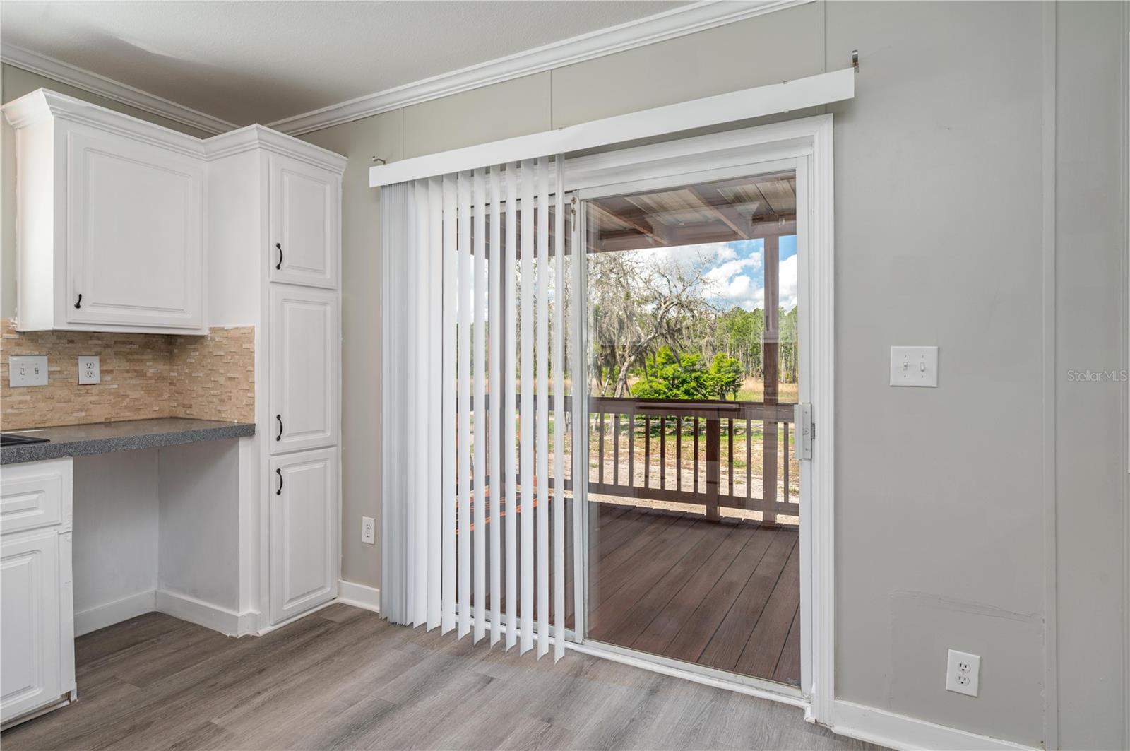 Image 13 of 39 For 991 Bay Court