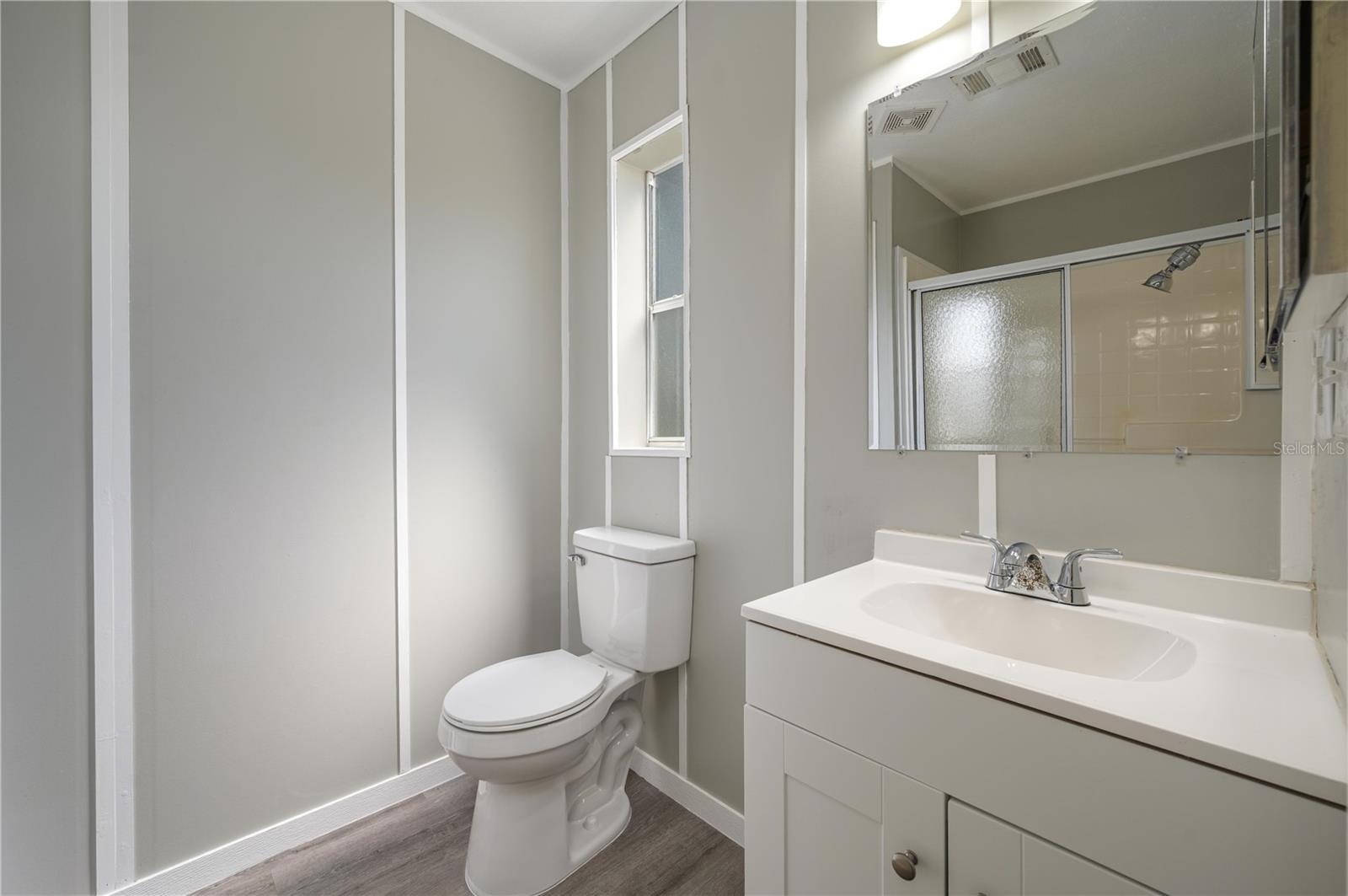 Image 16 of 39 For 991 Bay Court