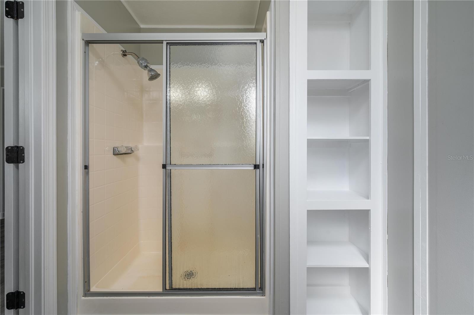 Image 17 of 39 For 991 Bay Court