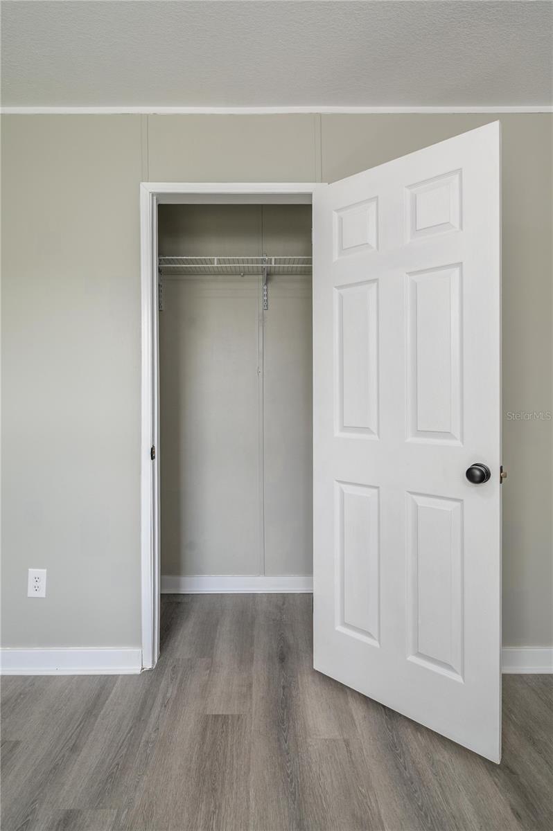 Image 22 of 39 For 991 Bay Court