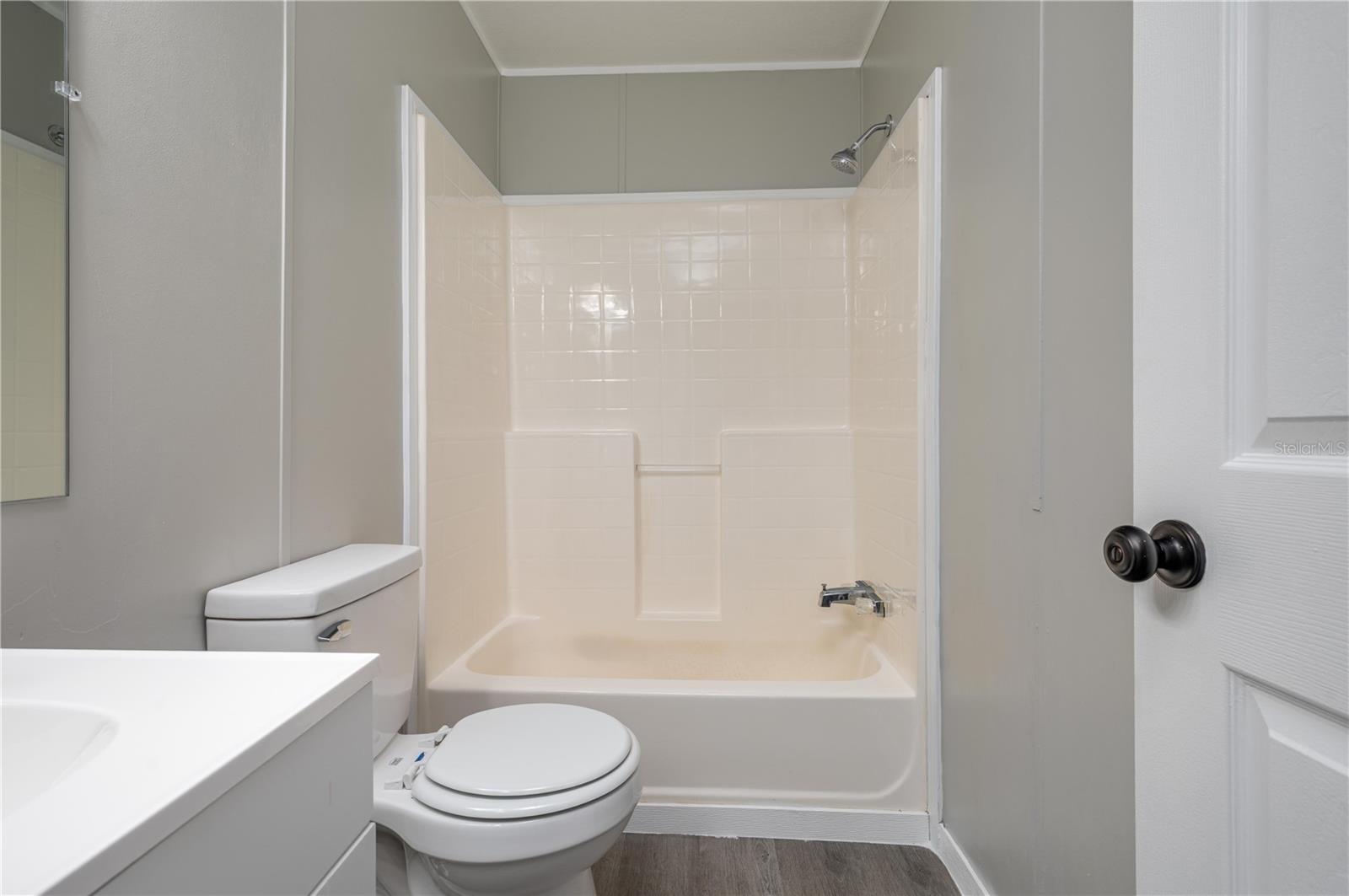 Image 24 of 39 For 991 Bay Court