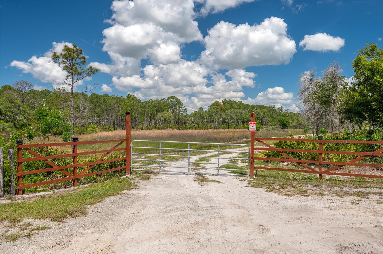 Image 28 of 39 For 991 Bay Court