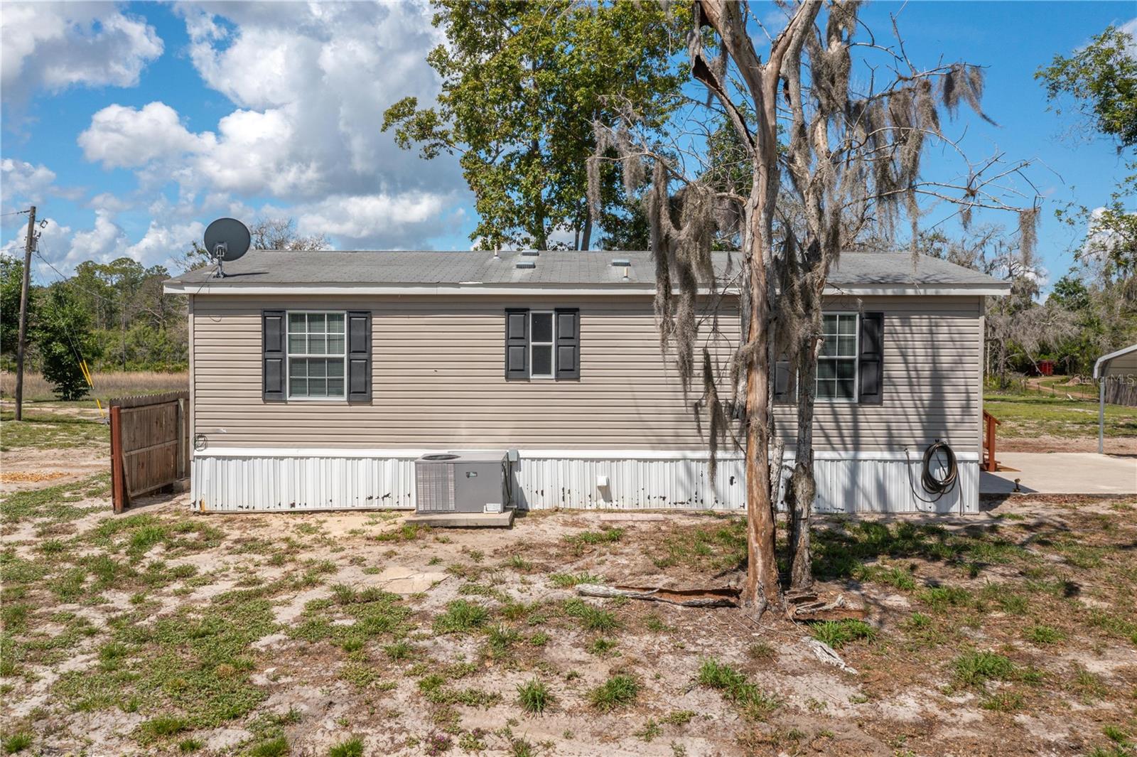 Image 7 of 39 For 991 Bay Court