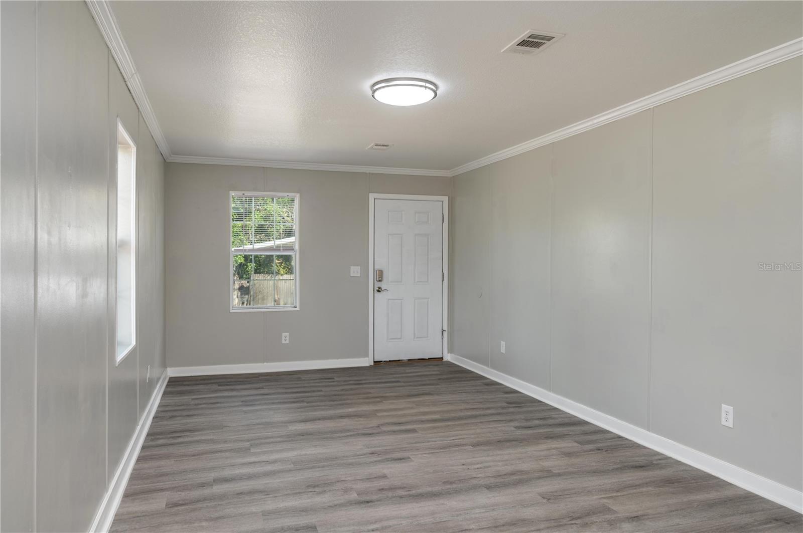 Image 8 of 39 For 991 Bay Court