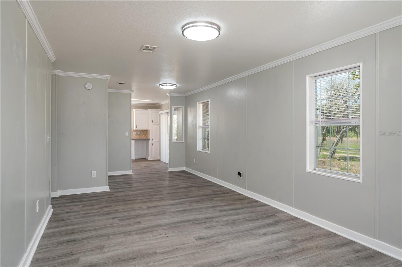 Image 9 of 39 For 991 Bay Court