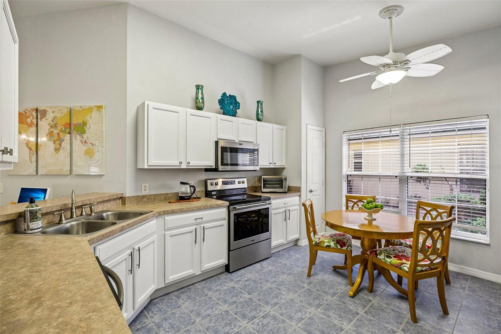 Image 15 of 61 For 516 Millifiora Lane