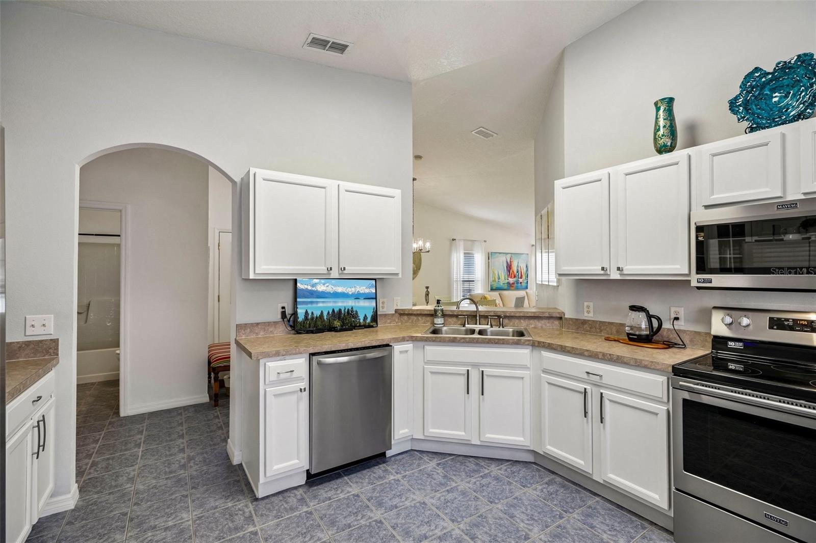 Image 16 of 61 For 516 Millifiora Lane