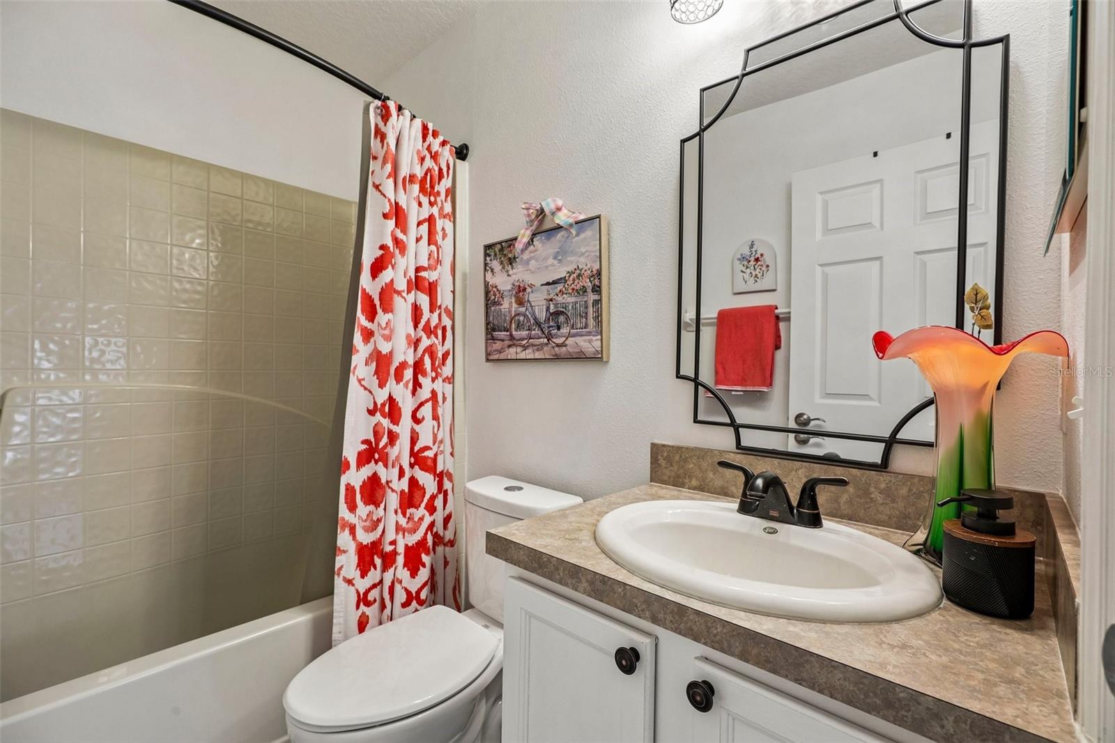 Image 28 of 61 For 516 Millifiora Lane