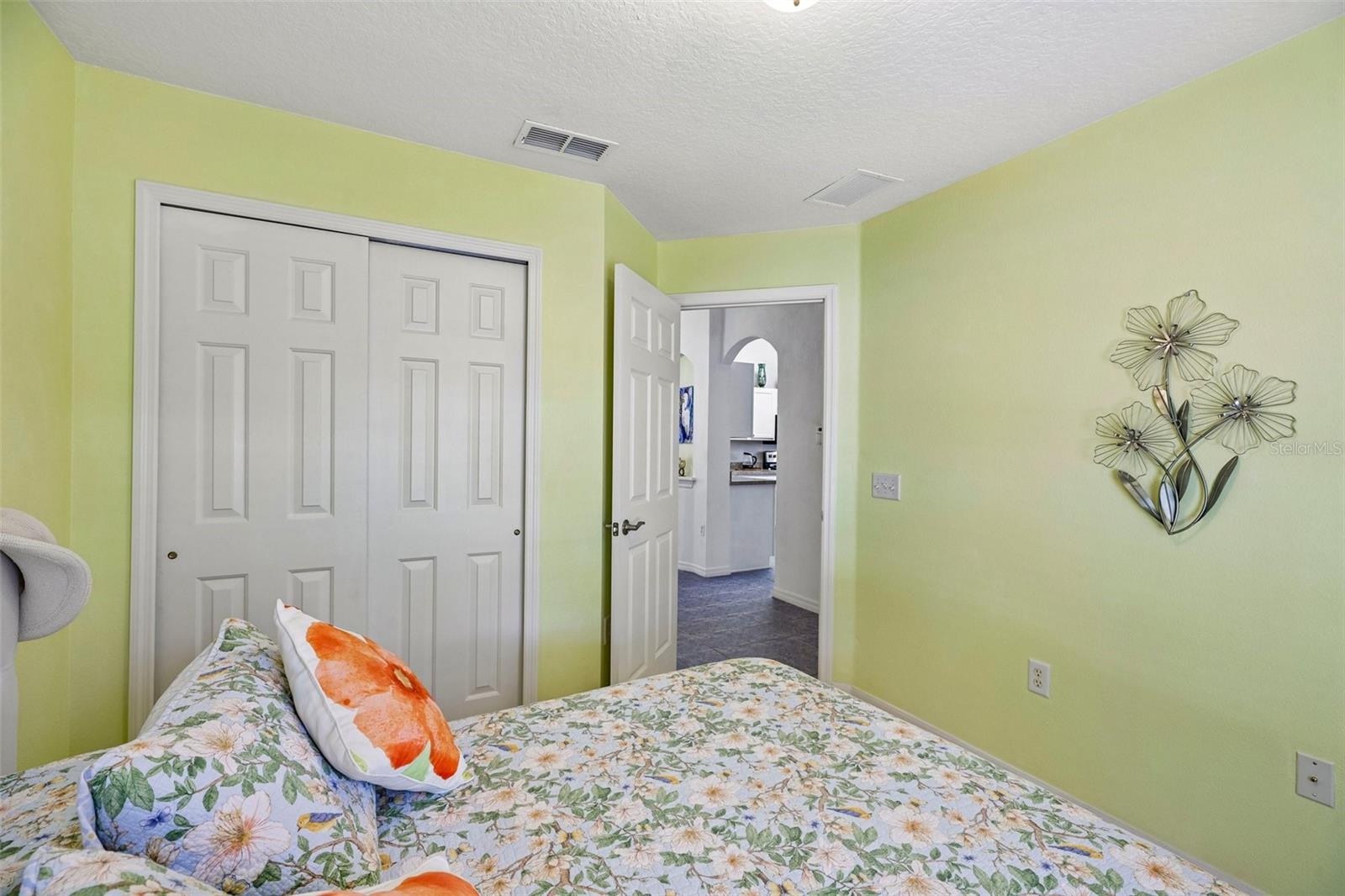 Image 31 of 61 For 516 Millifiora Lane