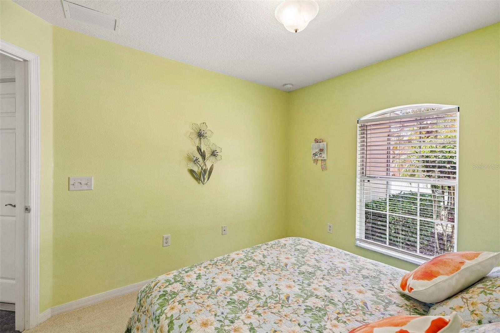 Image 32 of 61 For 516 Millifiora Lane