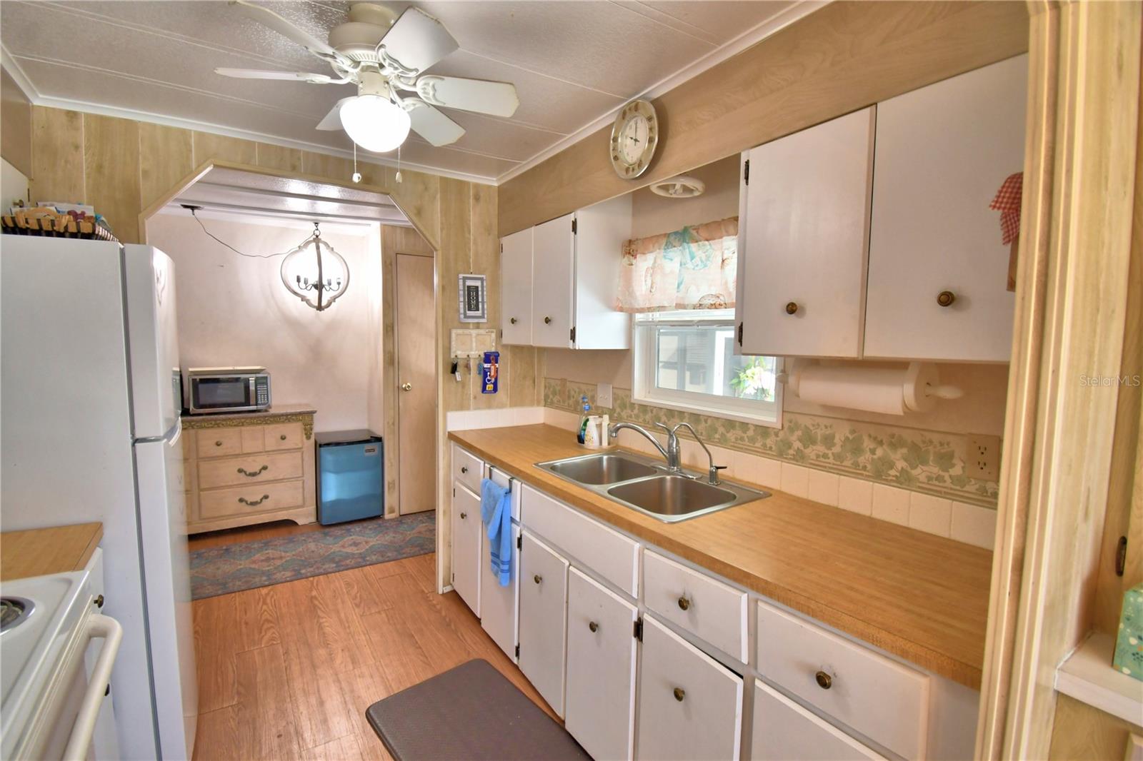 Image 15 of 70 For 4253 Cedarwood Street