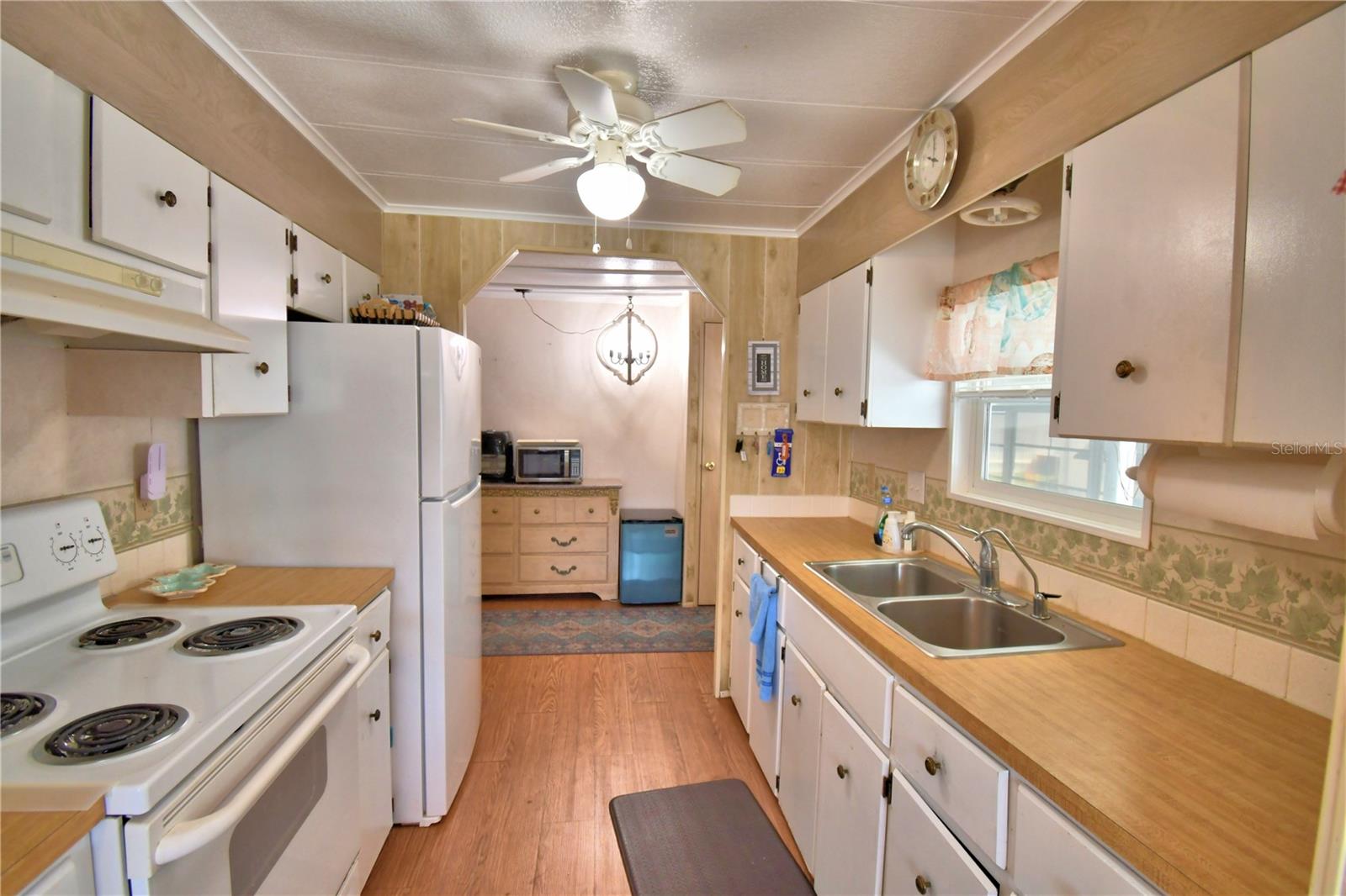 Image 16 of 70 For 4253 Cedarwood Street