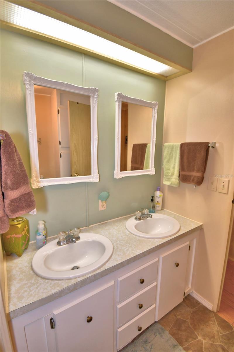 Image 31 of 70 For 4253 Cedarwood Street