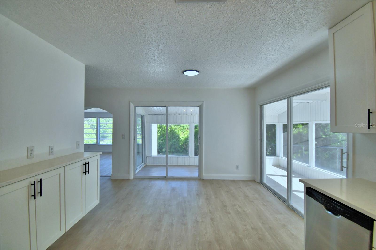 Image 20 of 66 For 138 Whittier Lane