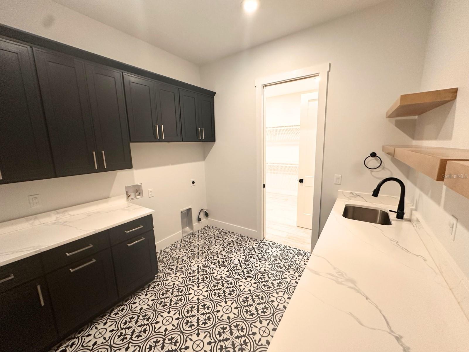 Image 11 of 41 For 1787 Lakehill Drive