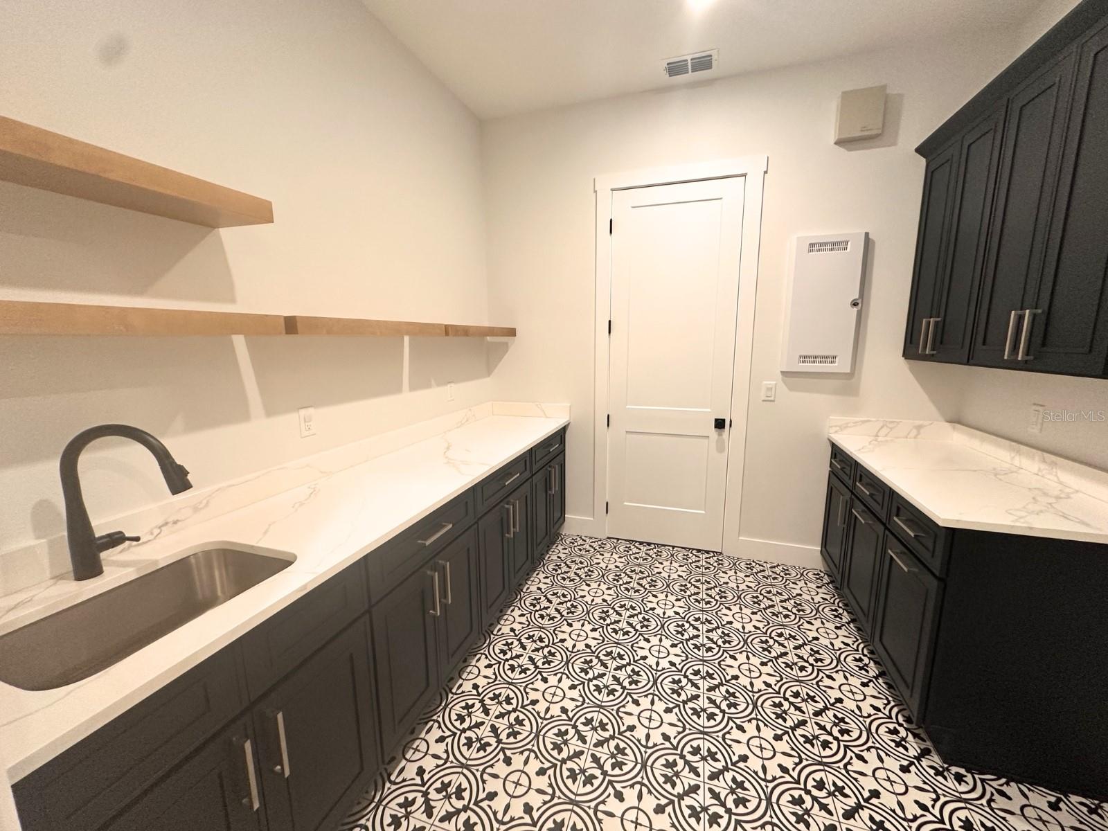 Image 12 of 41 For 1787 Lakehill Drive