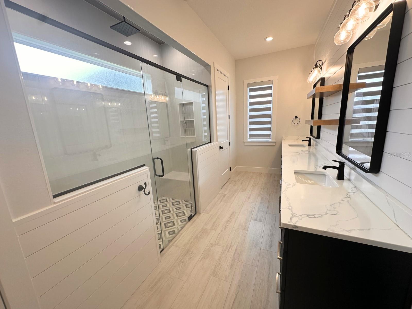 Image 15 of 41 For 1787 Lakehill Drive