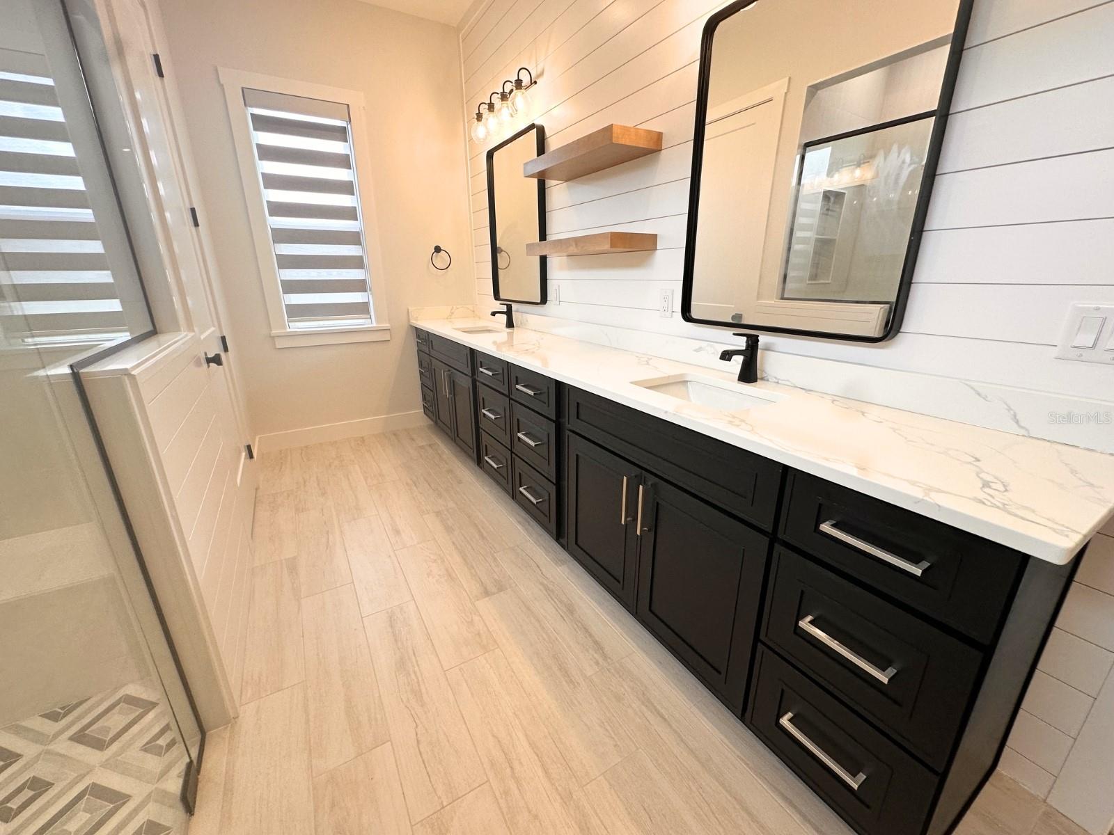 Image 22 of 41 For 1787 Lakehill Drive