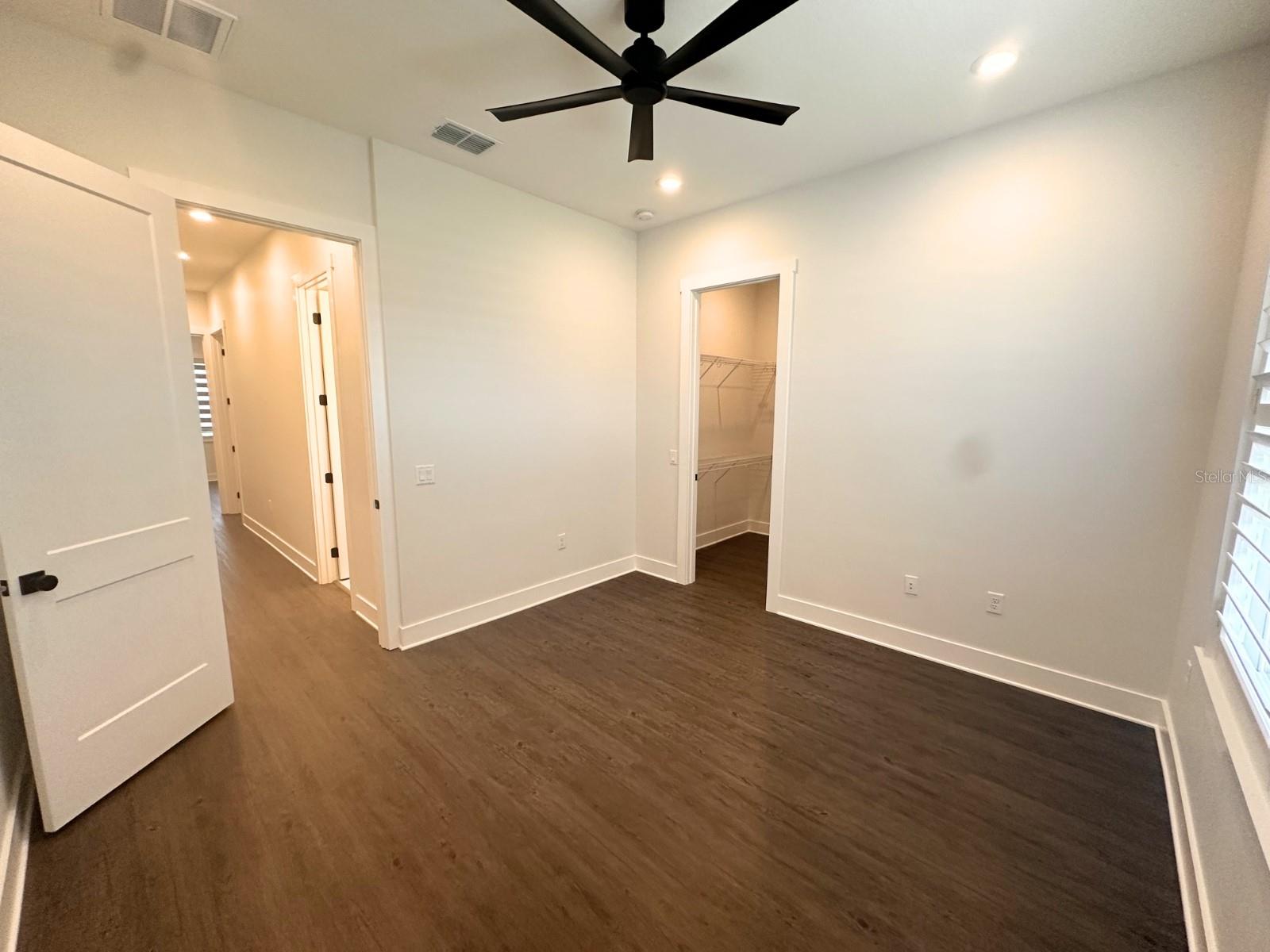 Image 23 of 41 For 1787 Lakehill Drive