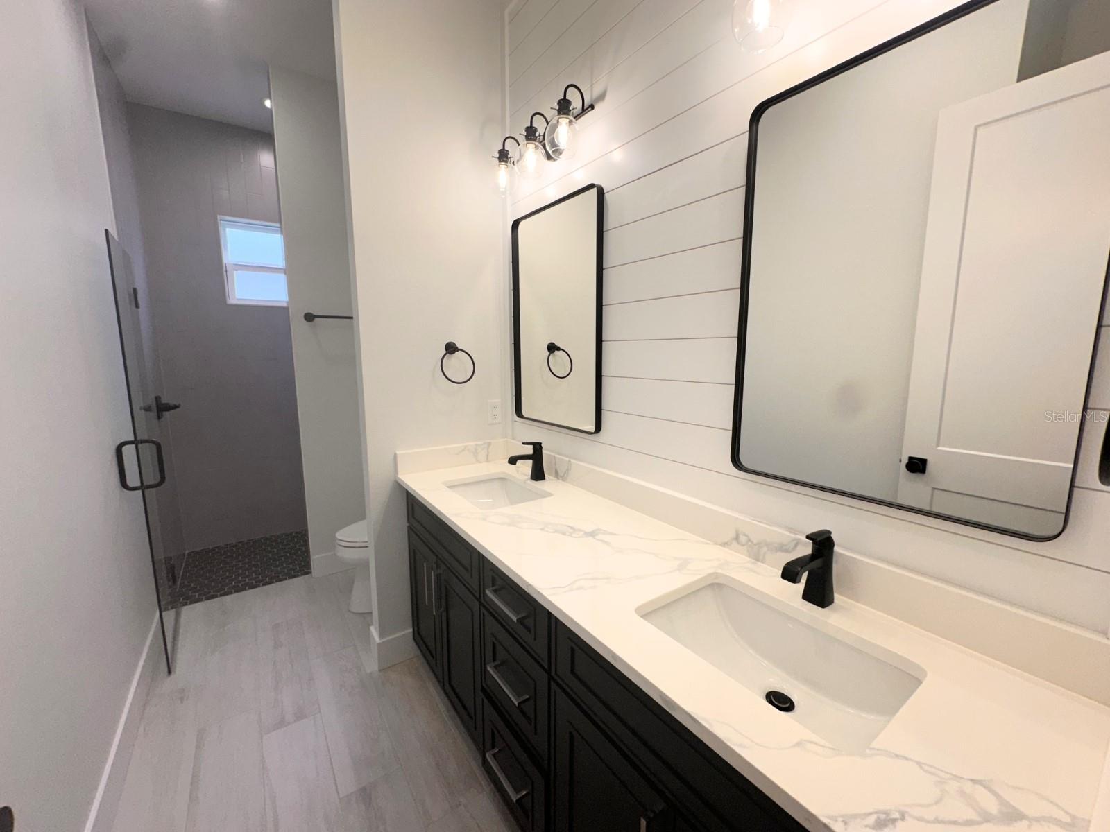 Image 24 of 41 For 1787 Lakehill Drive