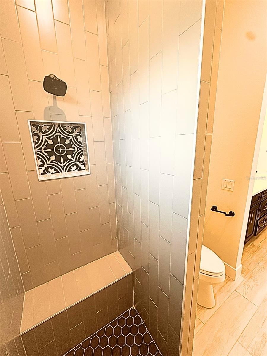 Image 26 of 41 For 1787 Lakehill Drive